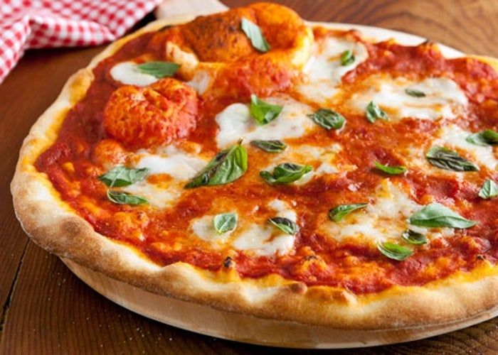 Receta de pizza casera realizada por mejores dietistas nutricionistas en Jerez para bajar de peso, adelgazar y perder grasa clinica adn jerez