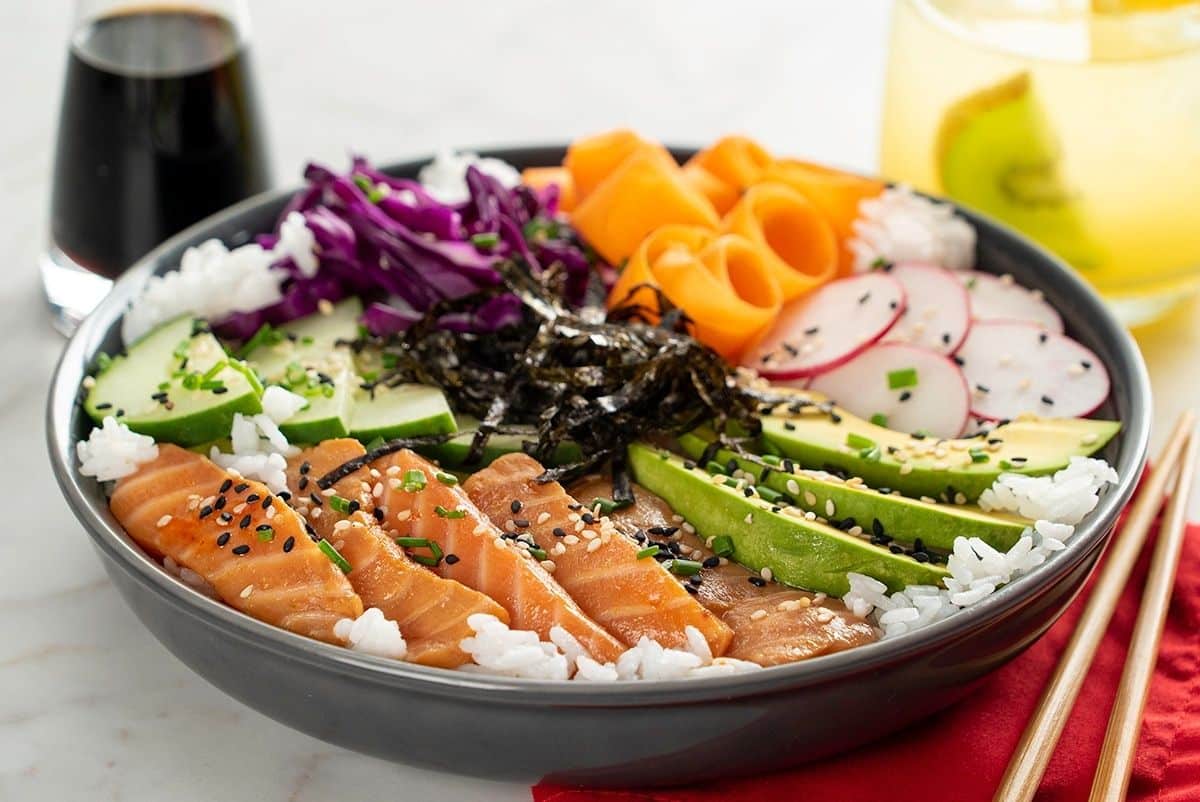 Poke de salmón, recetas saludables, omega 3, masa muscular, perdida de peso, nutricion